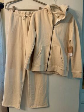 Bixby Kids Large Cozy Cream Zip Hoodie & Drawstring Sweatpants Set